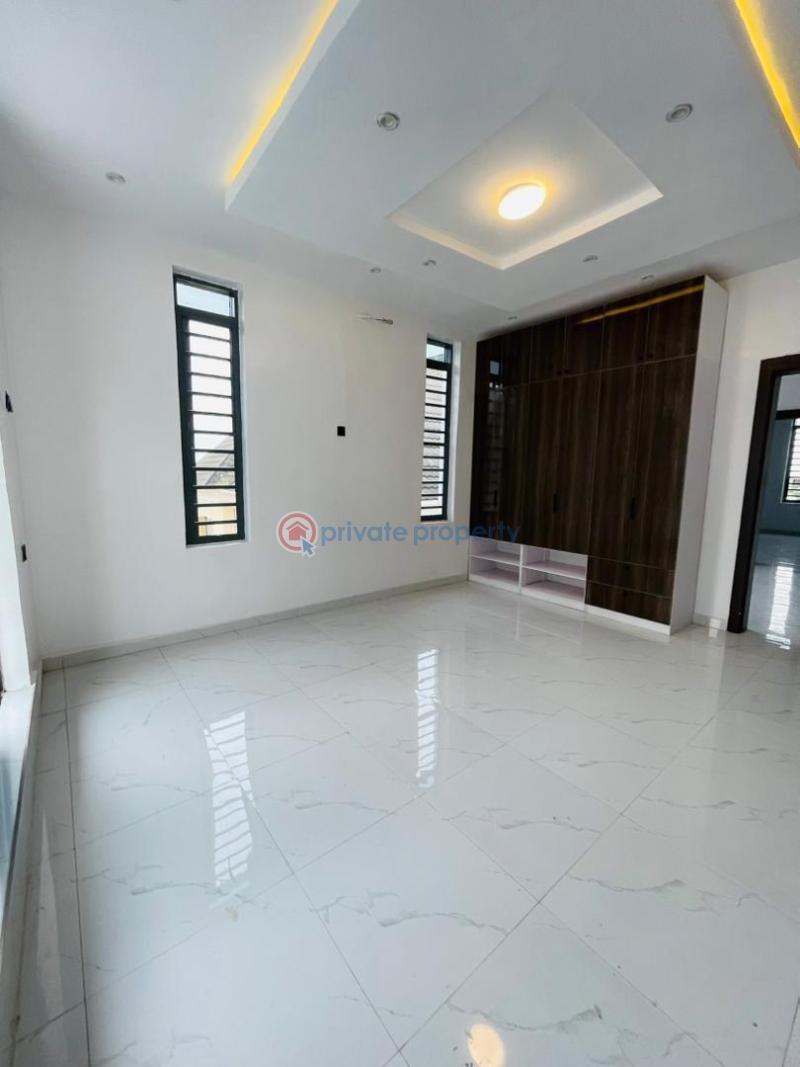 4 bedroom Detached Duplex For Sale Spaciously Built 4 Bedroom Fully Detached Duplex Plus Bq In An Estate, Ikeja Gra Ikeja GRA Lagos - 12