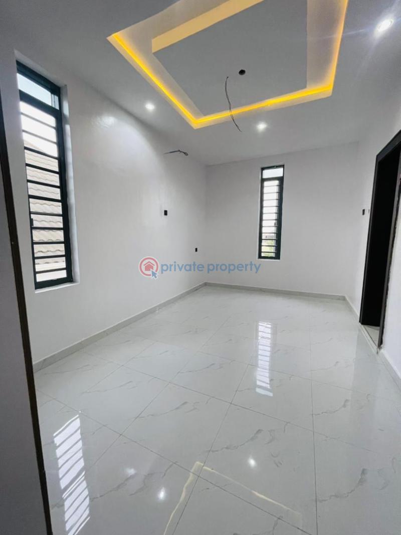 4 bedroom Detached Duplex For Sale Spaciously Built 4 Bedroom Fully Detached Duplex Plus Bq In An Estate, Ikeja Gra Ikeja GRA Lagos - 5