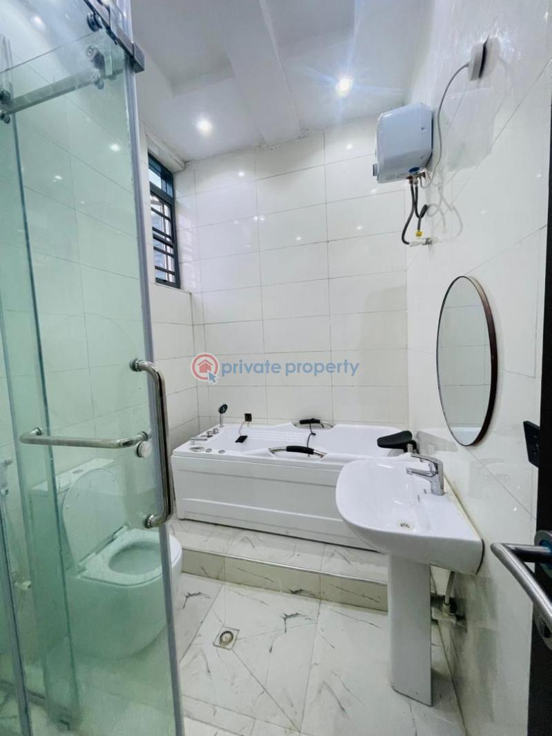 4 bedroom Detached Duplex For Sale Spaciously Built 4 Bedroom Fully Detached Duplex Plus Bq In An Estate, Ikeja Gra Ikeja GRA Lagos - 3
