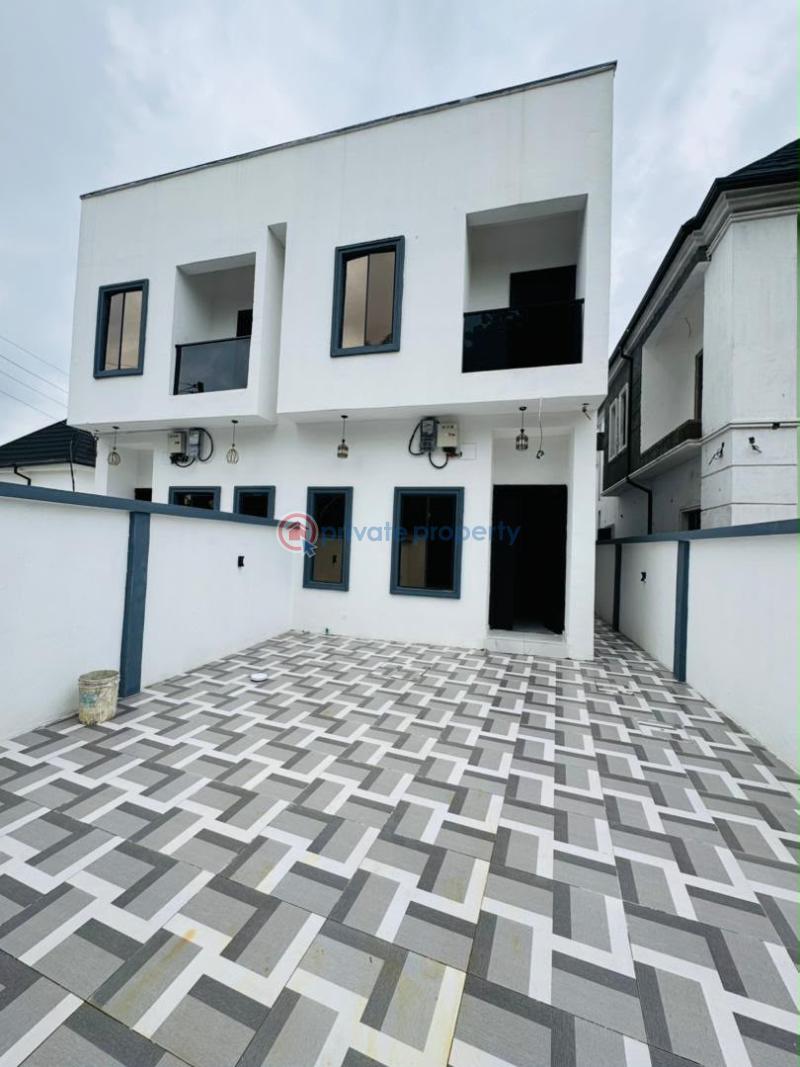 4 bedroom Semi detached Duplex For Sale Spaciously Built 4 Bedroom Semi Detached Duplex In A Very Serene Neighborhood Yaba Lagos - 1