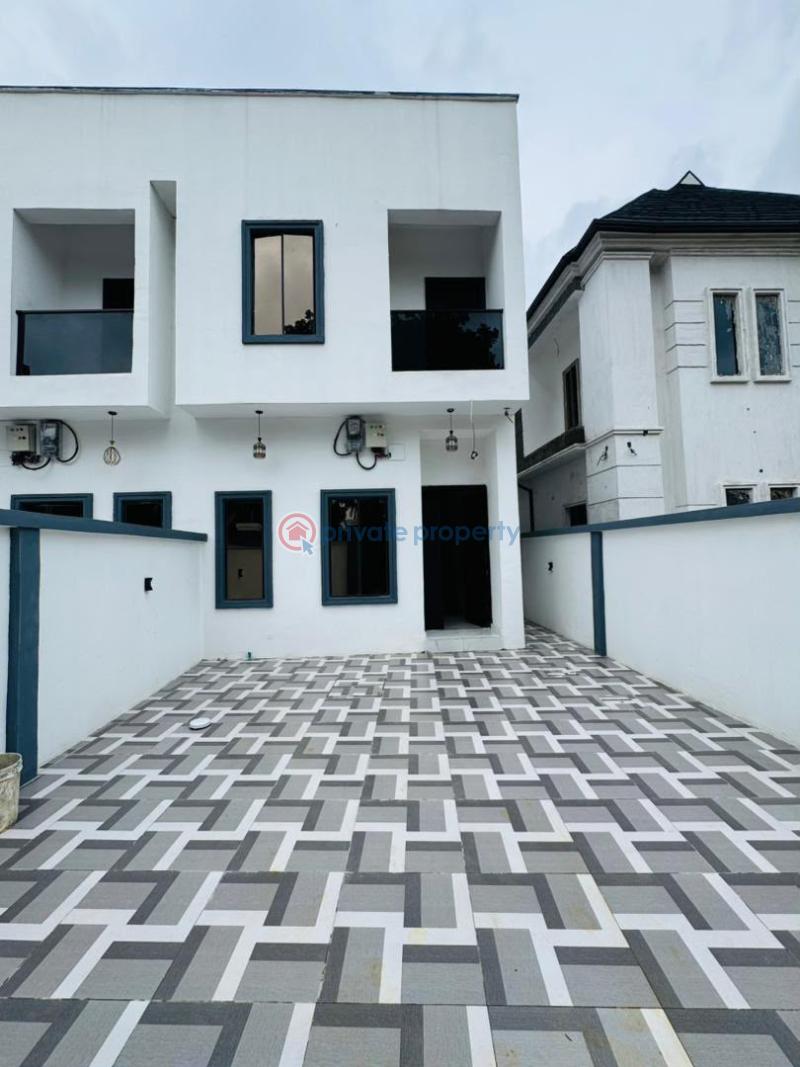 4 bedroom Semi detached Duplex For Sale Spaciously Built 4 Bedroom Semi Detached Duplex, Jibowu Yaba Jibowu Yaba Lagos - 3