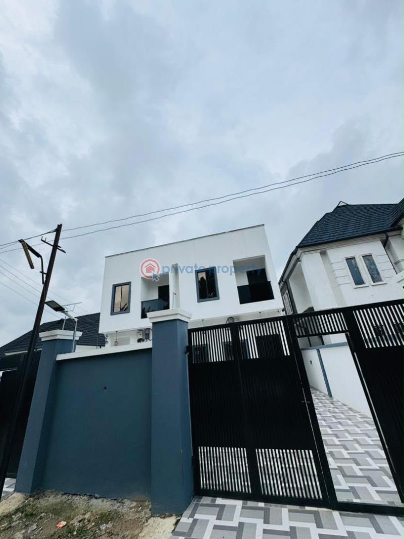 4 bedroom Semi detached Duplex For Sale Spaciously Built 4 Bedroom Semi Detached Duplex In A Very Serene Neighborhood Yaba Lagos - 20
