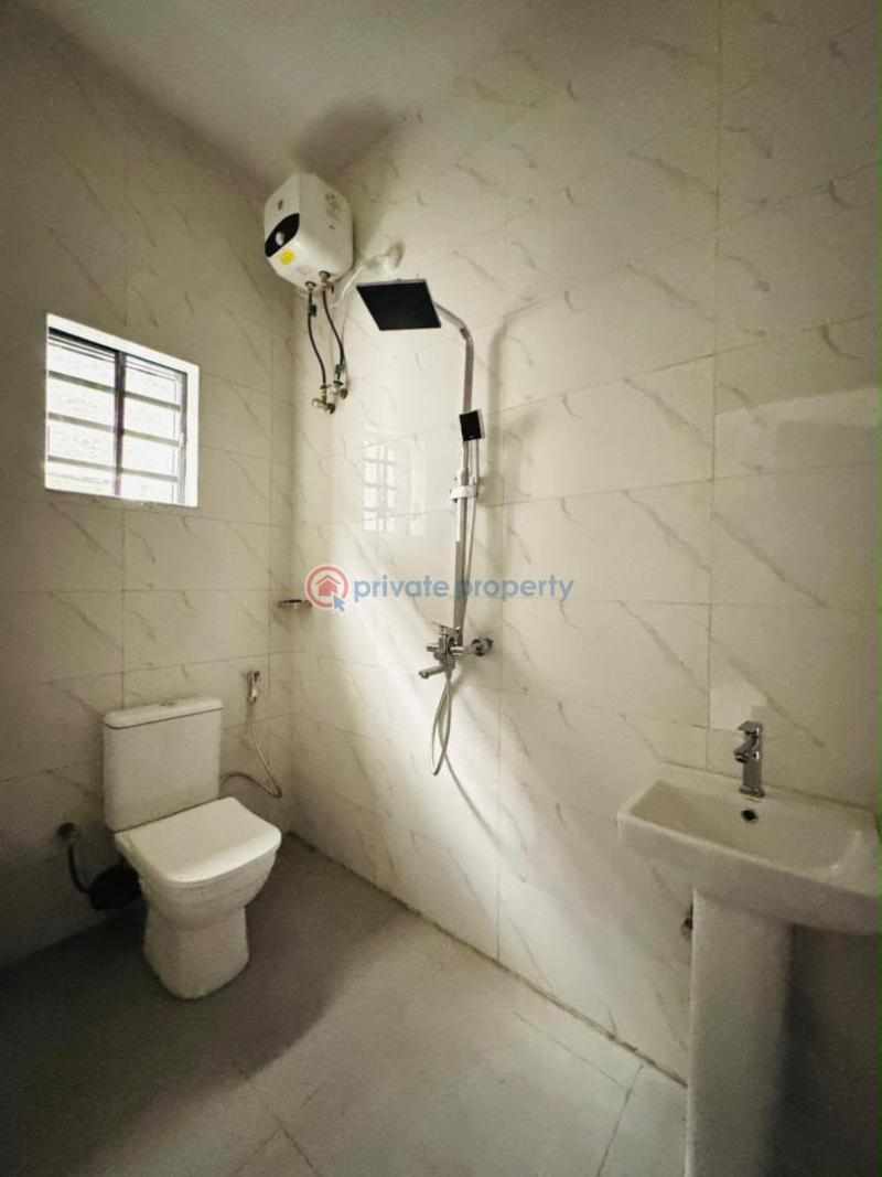 4 bedroom Semi detached Duplex For Sale Spaciously Built 4 Bedroom Semi Detached Duplex In A Very Serene Neighborhood Yaba Lagos - 13