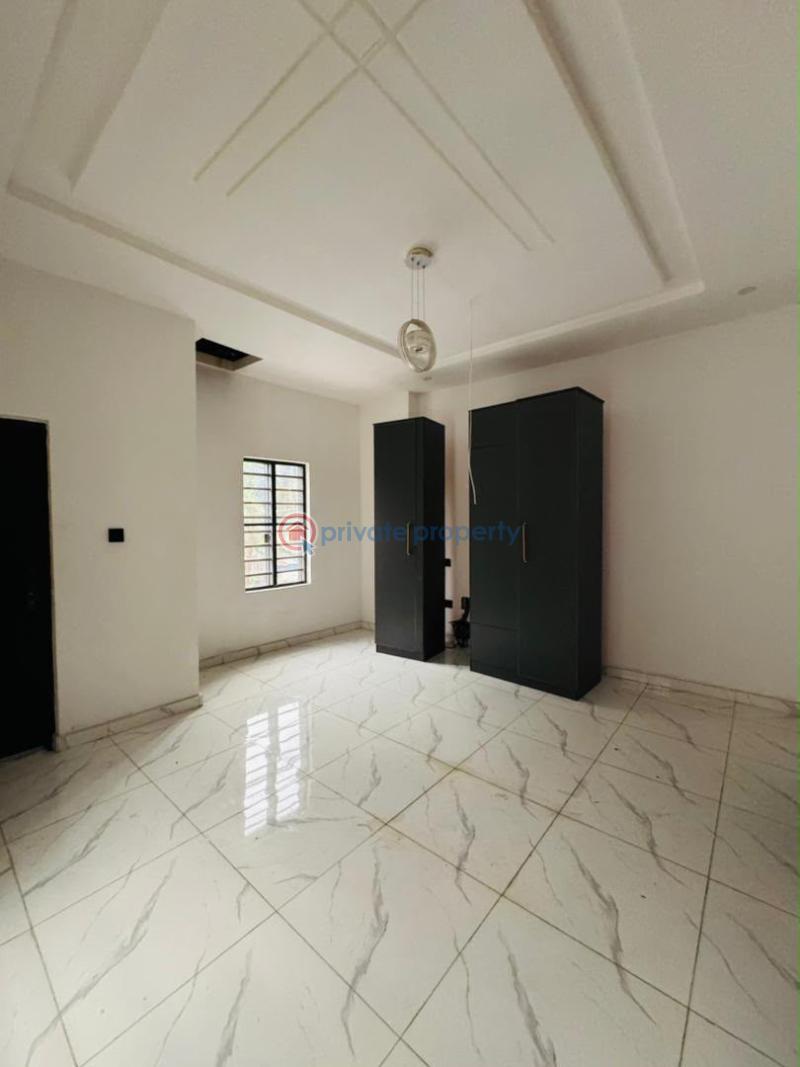 4 bedroom Semi detached Duplex For Sale Spaciously Built 4 Bedroom Semi Detached Duplex In A Very Serene Neighborhood Yaba Lagos - 10