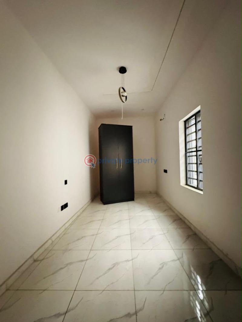4 bedroom Semi detached Duplex For Sale Spaciously Built 4 Bedroom Semi Detached Duplex In A Very Serene Neighborhood Yaba Lagos - 14
