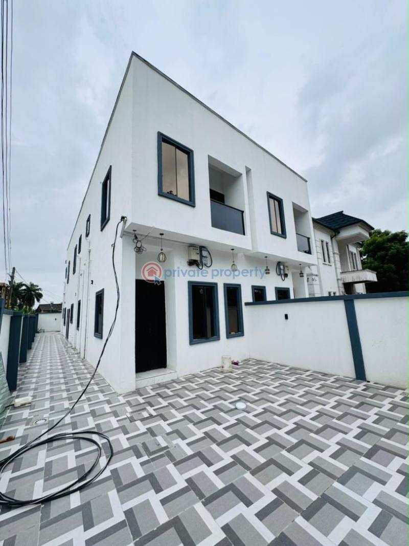 4 bedroom Semi detached Duplex For Sale Spaciously Built 4 Bedroom Semi Detached Duplex In A Very Serene Neighborhood Yaba Lagos - 19