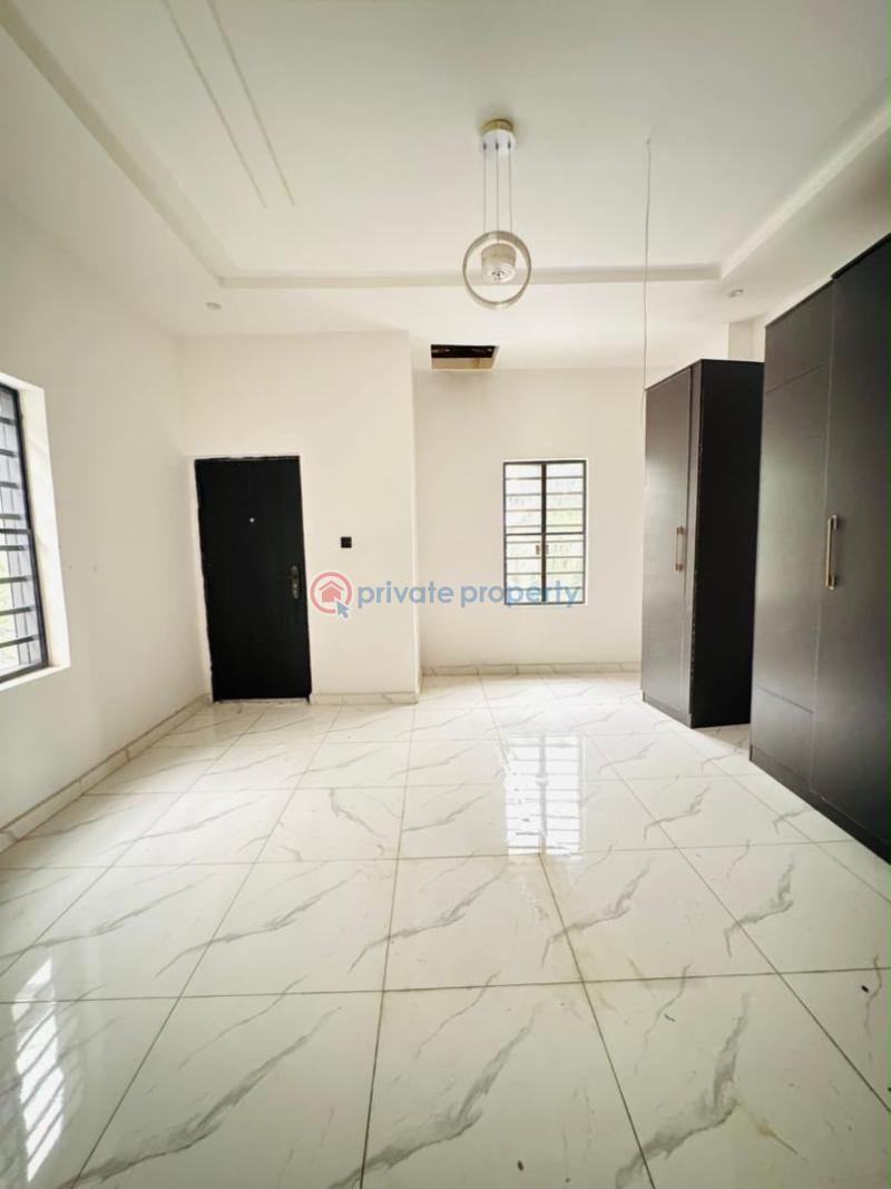 4 bedroom Semi detached Duplex For Sale Spaciously Built 4 Bedroom Semi Detached Duplex In A Very Serene Neighborhood Yaba Lagos - 8
