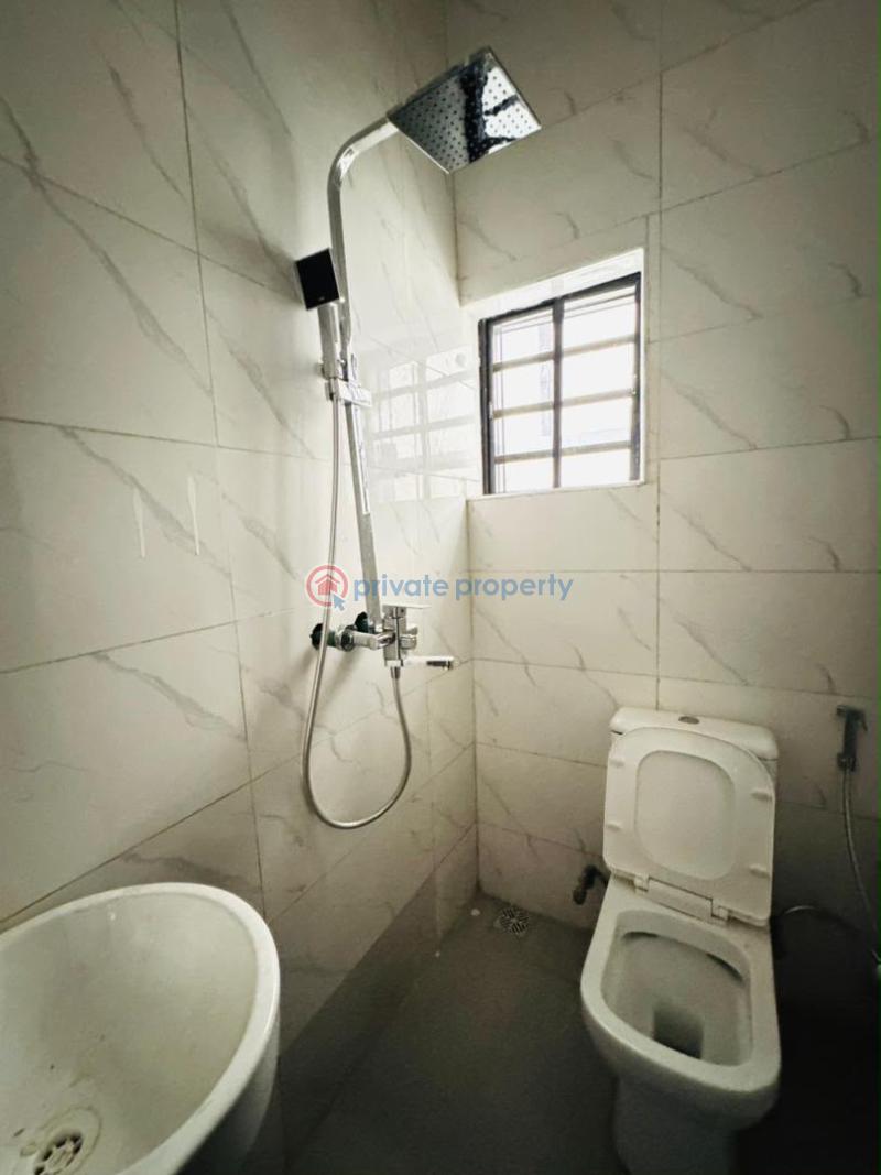 4 bedroom Semi detached Duplex For Sale Spaciously Built 4 Bedroom Semi Detached Duplex In A Very Serene Neighborhood Yaba Lagos - 11