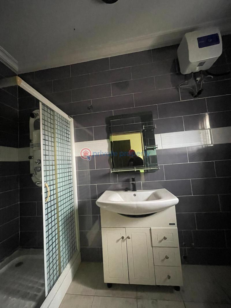 Spaciously built 4 bedroom semi detached duplex with bq - 5 4 bedroom Duplex For Sale Magodo Gra Magodo Kosofe/Ikosi Lagos - 5