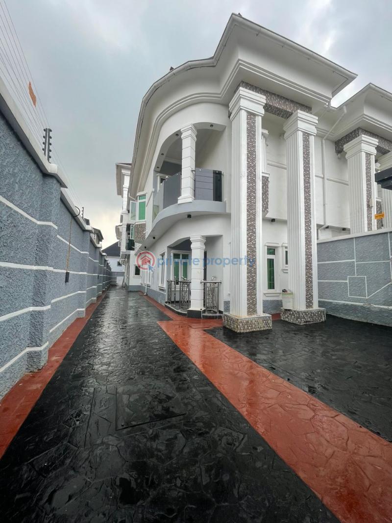 Spaciously built 4 bedroom semi detached duplex with bq - 1 4 bedroom Duplex For Sale Magodo Gra Magodo Kosofe/Ikosi Lagos - 1