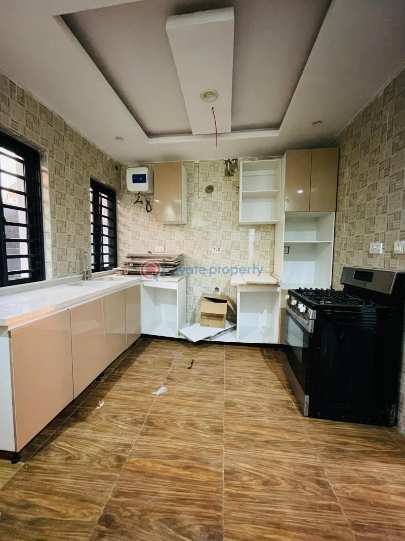 Spaciously built 4 bedroom semi  detached home with bq plus playing ground and gym - 5 4 bedroom Semi detached Duplex For Sale Magodo GRA Phase 2 Kosofe/Ikosi Lagos - 5