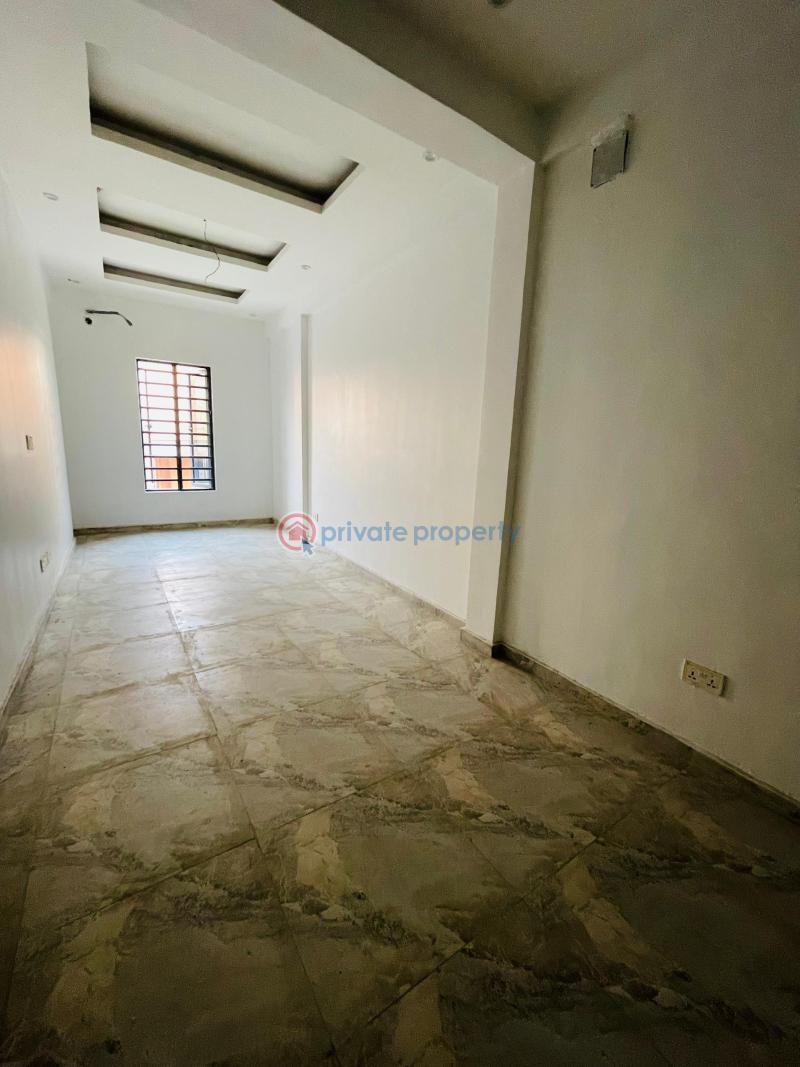 Spaciously built 4 bedroom semi  detached home with bq plus playing ground and gym - 1 4 bedroom Semi detached Duplex For Sale Magodo GRA Phase 2 Kosofe/Ikosi Lagos - 1