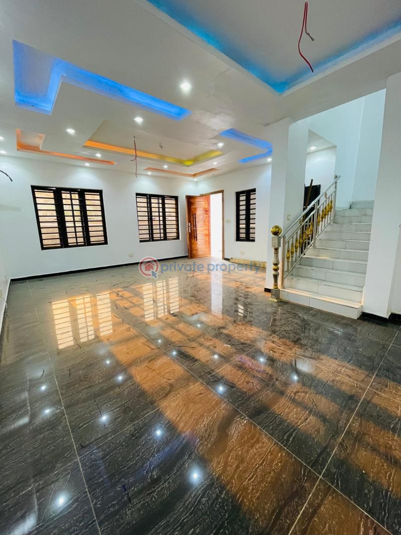 Spaciously built 4 bedroom semi  detached home with bq plus playing ground and gym - 12 4 bedroom Semi detached Duplex For Sale Magodo GRA Phase 2 Kosofe/Ikosi Lagos - 12