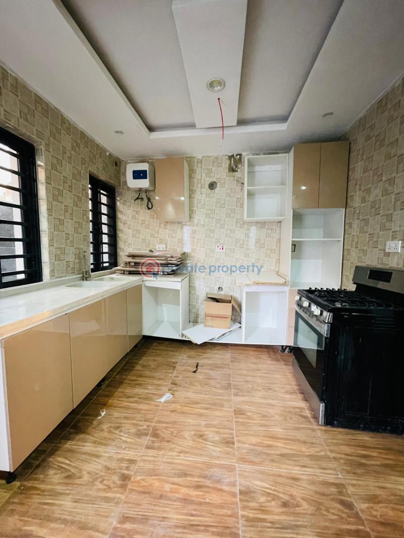 Spaciously built 4 bedroom semi  detached home with bq plus playing ground and gym - 13 4 bedroom Semi detached Duplex For Sale Magodo GRA Phase 2 Kosofe/Ikosi Lagos - 13