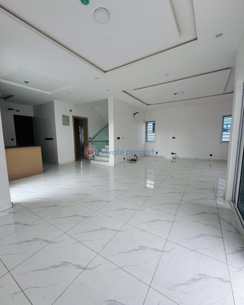 Spaciously built 4bedroom detached duplex + bq - 8 4 bedroom Detached Duplex For Sale Adeniyi Jones Ikeja Lagos - 8