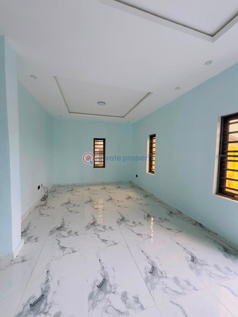 5 bedroom Detached Duplex For Sale Spaciously Built 5 Bedroom Detached Duplex With Bq In A Call To Access Estate, Magodo Gra 1 Magodo GRA Phase 1 Ojodu Lagos - 4