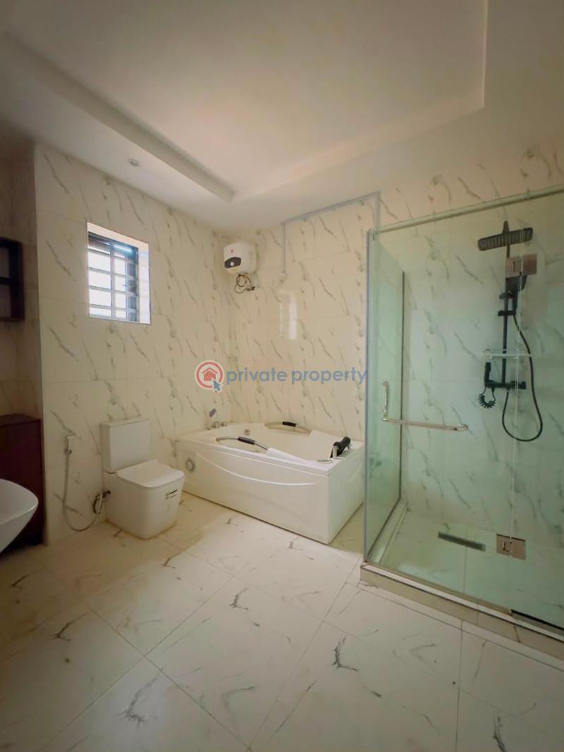 5 bedroom Detached Duplex For Sale Spaciously Built 5 Bedroom Detached Duplex With Bq In A Call To Access Estate, Magodo Gra 1 Magodo GRA Phase 1 Ojodu Lagos - 3