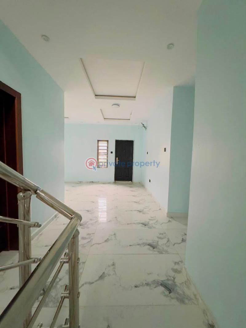 5 bedroom Detached Duplex For Sale Spaciously Built 5 Bedroom Detached Duplex With Bq In A Call To Access Estate, Magodo Gra 1 Magodo GRA Phase 1 Ojodu Lagos - 9