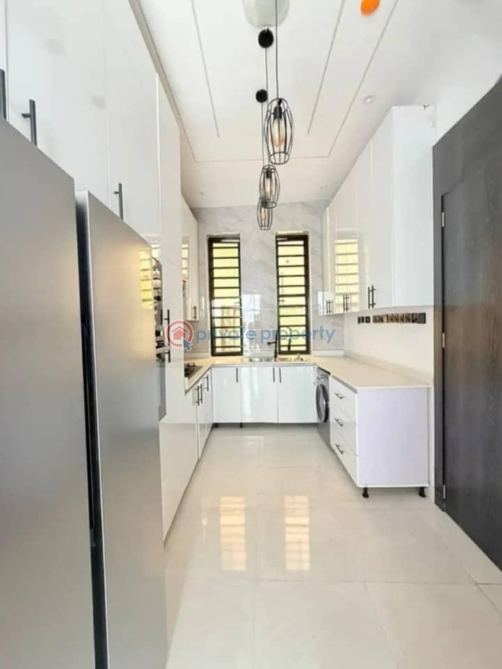 5 bedroom Detached Duplex For Sale Magodo GRA Phase 1 Ojodu Lagos - 2