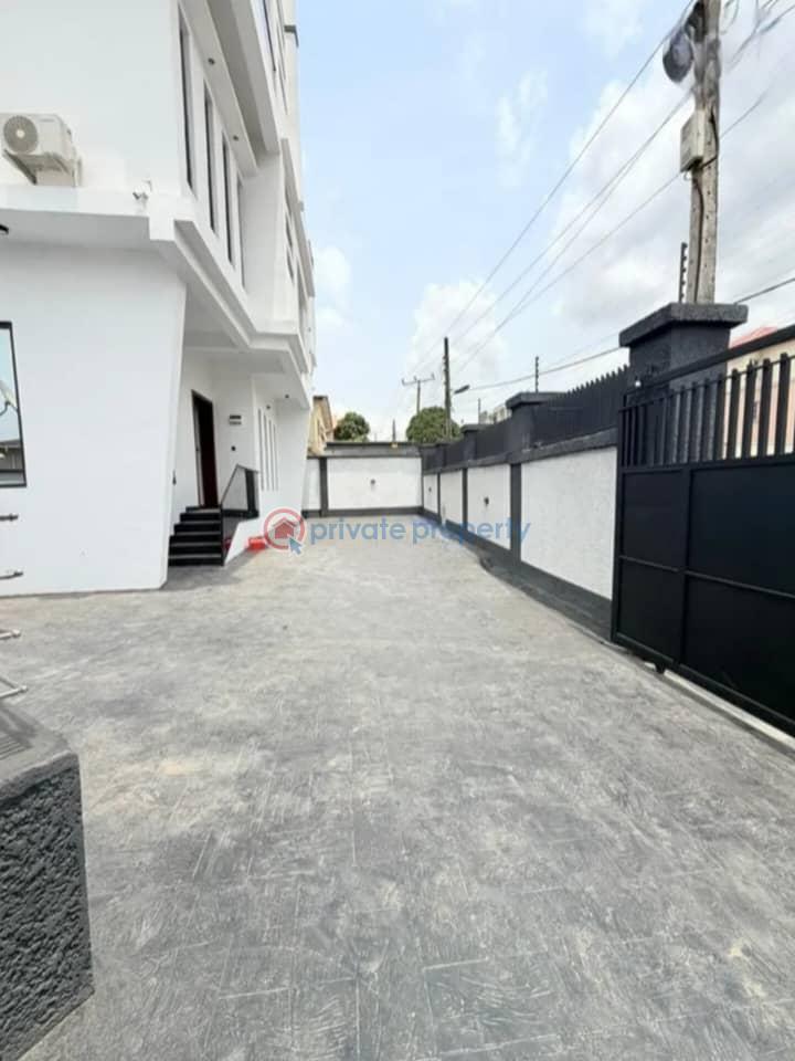 5 bedroom Detached Duplex For Sale Magodo GRA Phase 1 Ojodu Lagos - 3