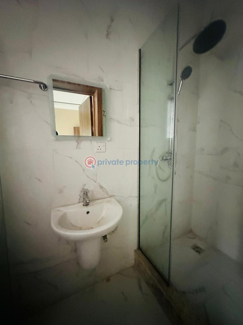 Spaciously built 5 bedroom fully detached duplex with a bq - 8 5 bedroom Detached Duplex For Sale Magodo GRA Phase 2 Kosofe/Ikosi Lagos - 8