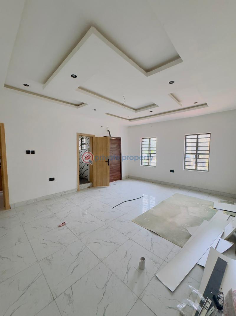 2 bedroom Block Of Flats For Sale Spaciously Crafted 2 Bedroom Apartments , Yaba Yaba Lagos - 7