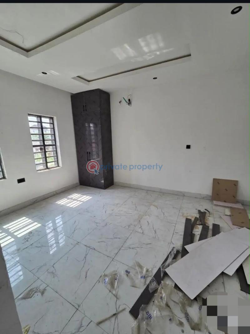 2 bedroom Block Of Flats For Sale Yaba Lagos - 7