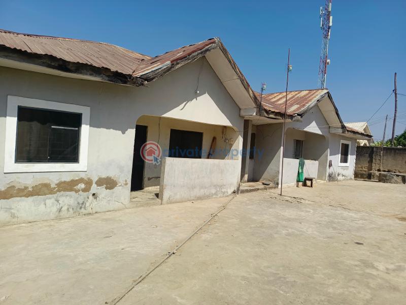 4 bedroom Bungalow For Sale Behind Kuje Correctional Center, After Living Faith Church. Kuje Abuja Phase 4  - 6