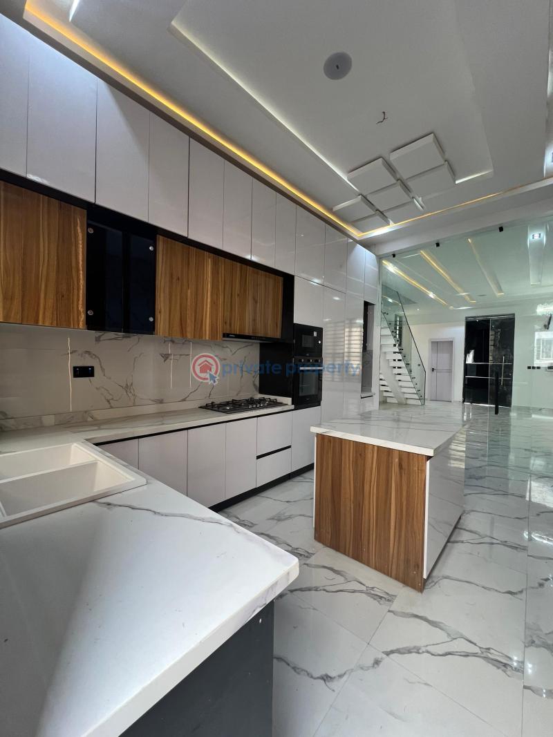 Spectacular luxury 4 bdrm duplex in a good area - 4 4 bedroom Duplex For Sale Chevron Drive Lekki Lagos - 4