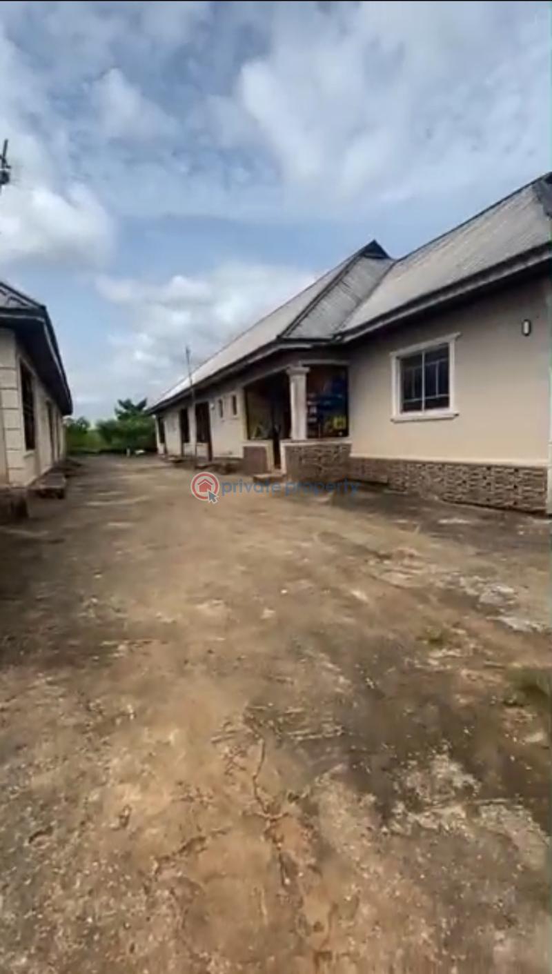 Self Contain For Sale Obaretin Community, By Rubber Research Junction, Very Close To Sapele Road Express Road, Benin City. Benin Edo - 1