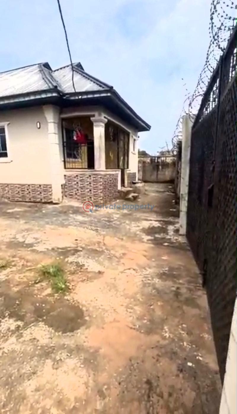 Self Contain For Sale Obaretin Community, By Rubber Research Junction, Very Close To Sapele Road Express Road, Benin City. Benin Edo - 4