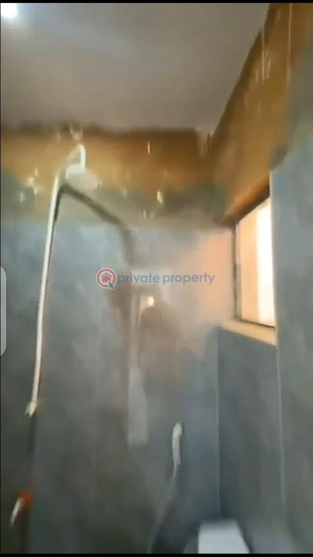 2 bedroom Block Of Flats For Rent Off Kayode Street Onipanu Shomolu Lagos - 6