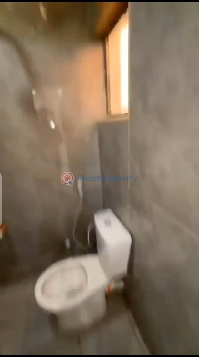 2 bedroom Block Of Flats For Rent Off Kayode Street Onipanu Shomolu Lagos - 5
