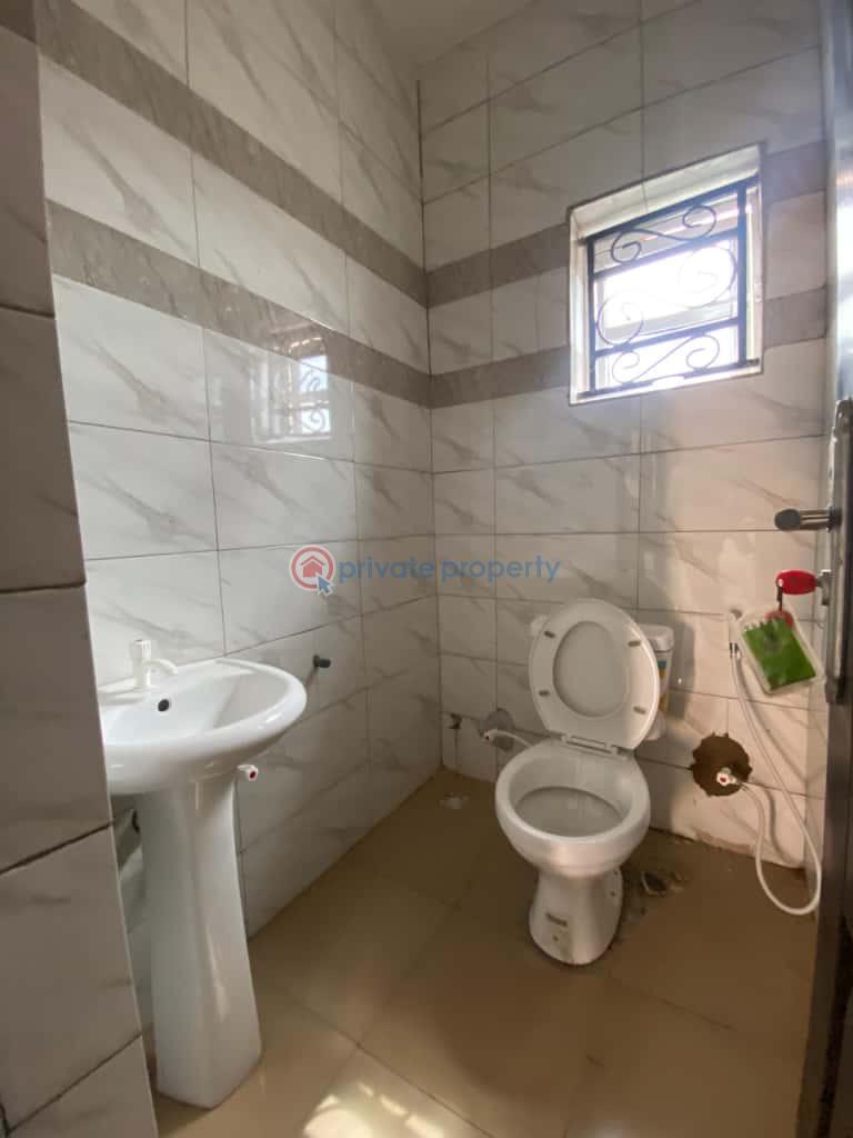 2 bedroom Block Of Flats For Rent Not Far To The Tarred Road @ Maje Area New Felele Soka Soka Ibadan Oyo - 2