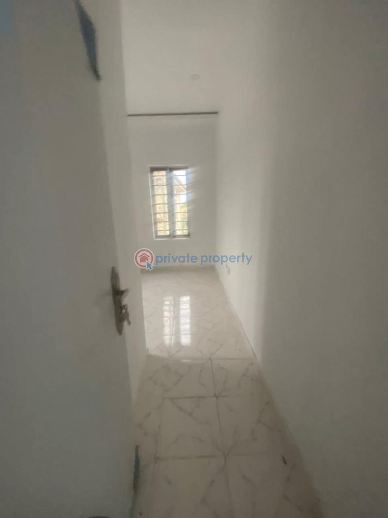 2 bedroom Block Of Flats For Rent Bogije Sangotedo Lagos - 9