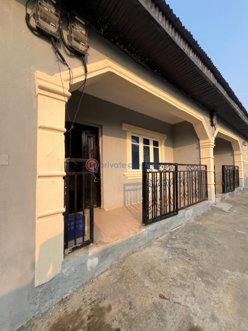 2 bedroom Block Of Flats For Rent Alubarika Estate, Asaka 1, Asunle Akala Express Ibadan Oyo - 4