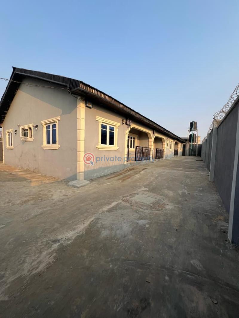 2 bedroom Block Of Flats For Rent Alubarika Estate, Asaka 1, Asunle Akala Express Ibadan Oyo - 3