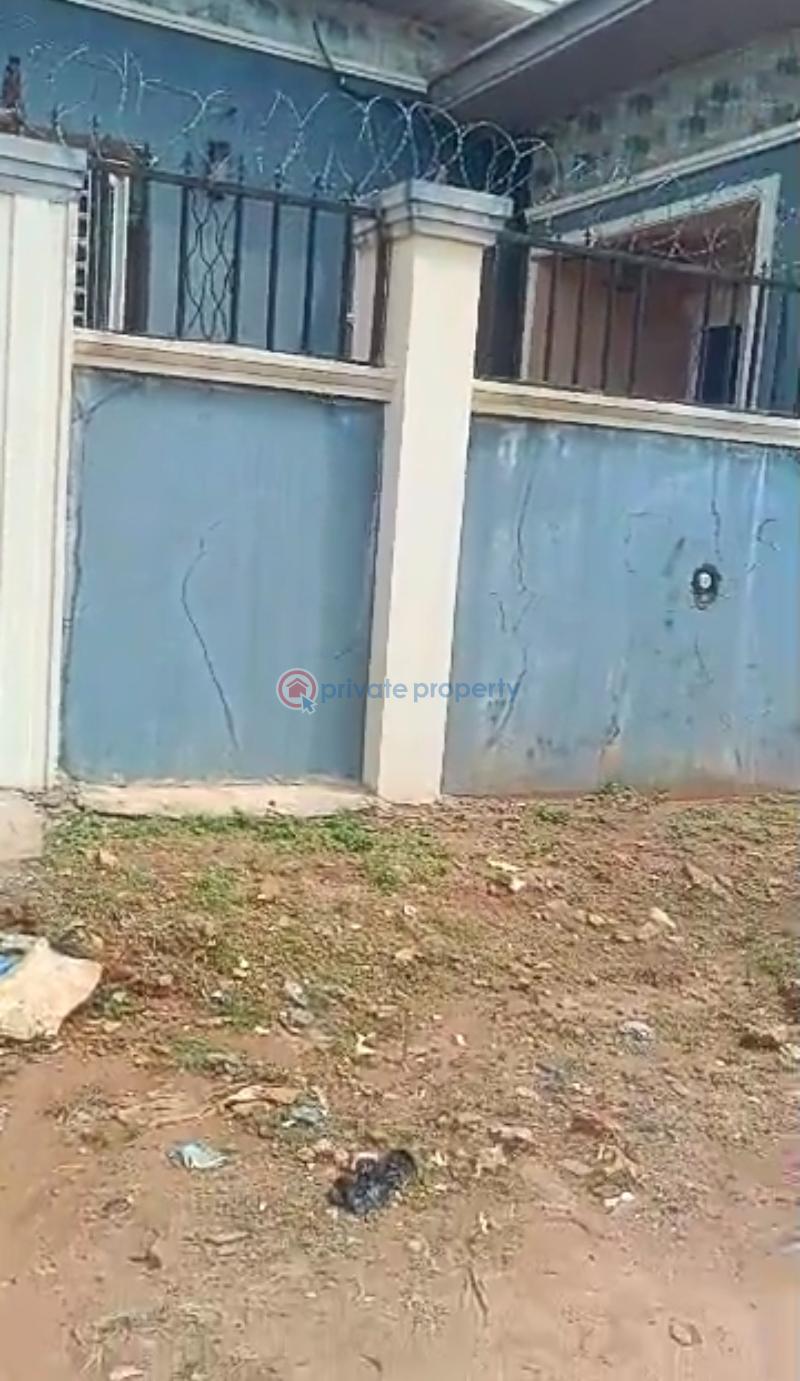 Block Of Flats For Sale Very Close To Ogheghe Sapele Tarred Road Benin Edo - 3
