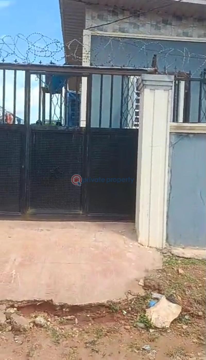Block Of Flats For Sale Very Close To Ogheghe Sapele Tarred Road Benin Edo - 5