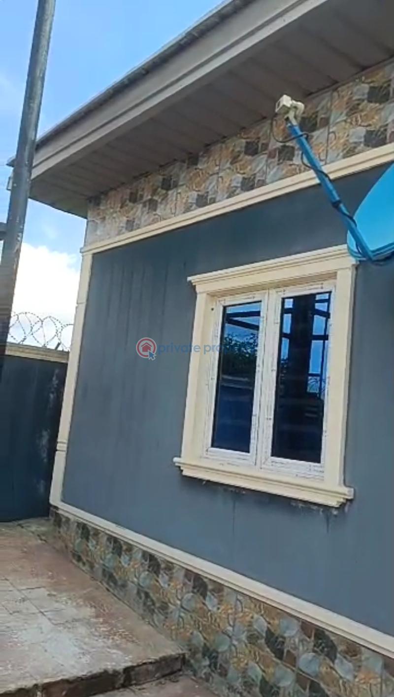 Block Of Flats For Sale Very Close To Ogheghe Sapele Tarred Road Benin Edo - 1