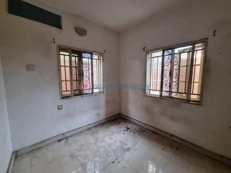 2 bedroom Block Of Flats For Rent Dr Kayode Cole Estate Oworo Bariga Shomolu Lagos - 2