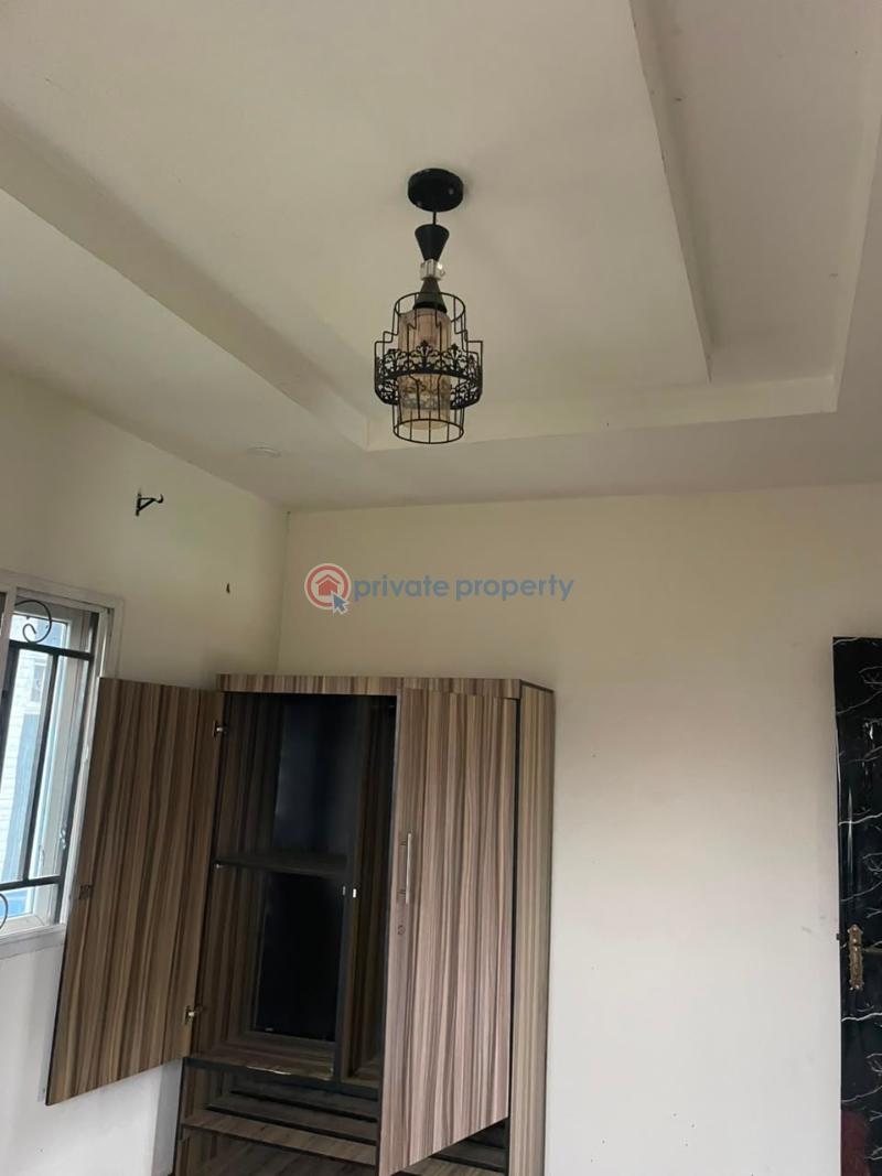 2 bedroom Block Of Flats For Rent Viesta Estate Yellow Alaaka Elebu Akala Express Ibadan Oyo - 2