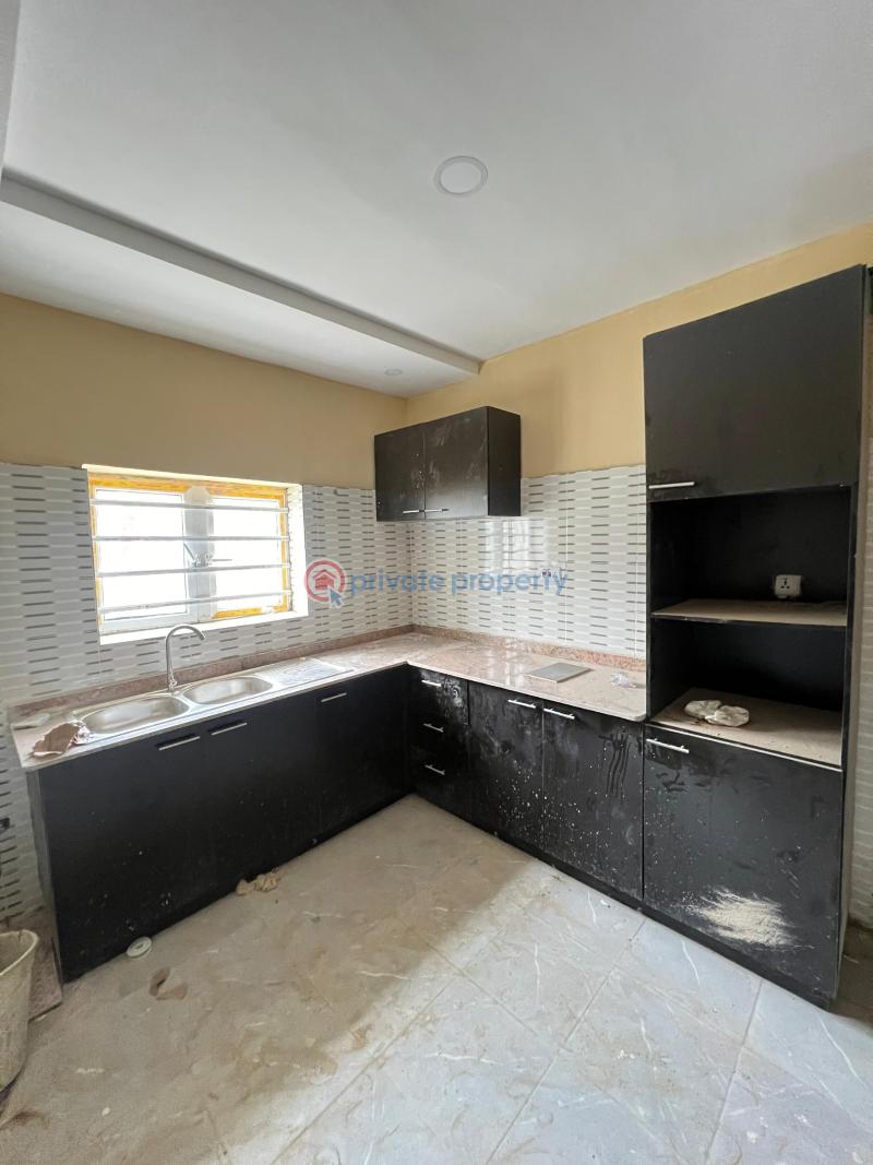 3 bedroom Terrace For Sale Yaba Lagos - 3