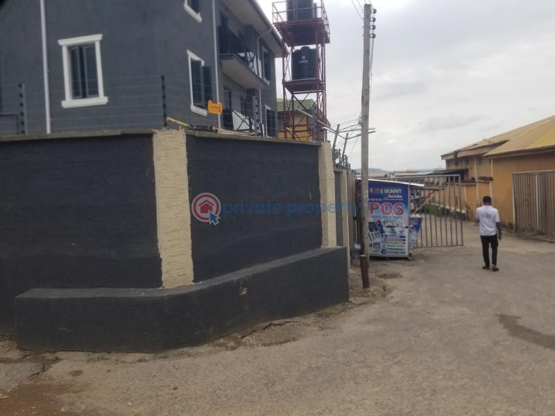 3 bedroom Block Of Flats For Rent Quarry Road Panseke Abeokuta Ogun - 3