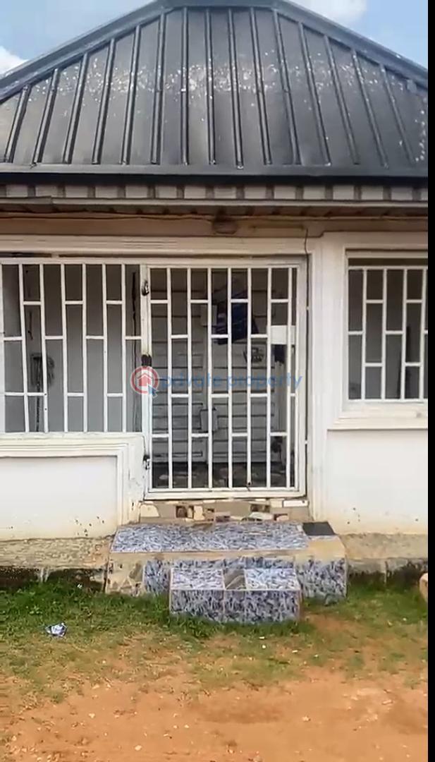 Bungalow For Sale Ekae Through Guobadia, Off Country Home. Benin Edo - 0