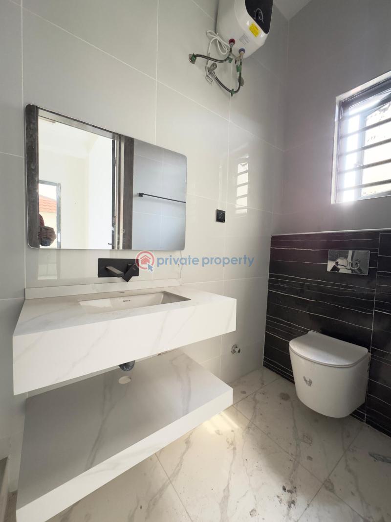 Standard 3 bedrooms flat - 6 3 bedroom Block Of Flats For Sale Lekki Phase 1 Lagos - 6