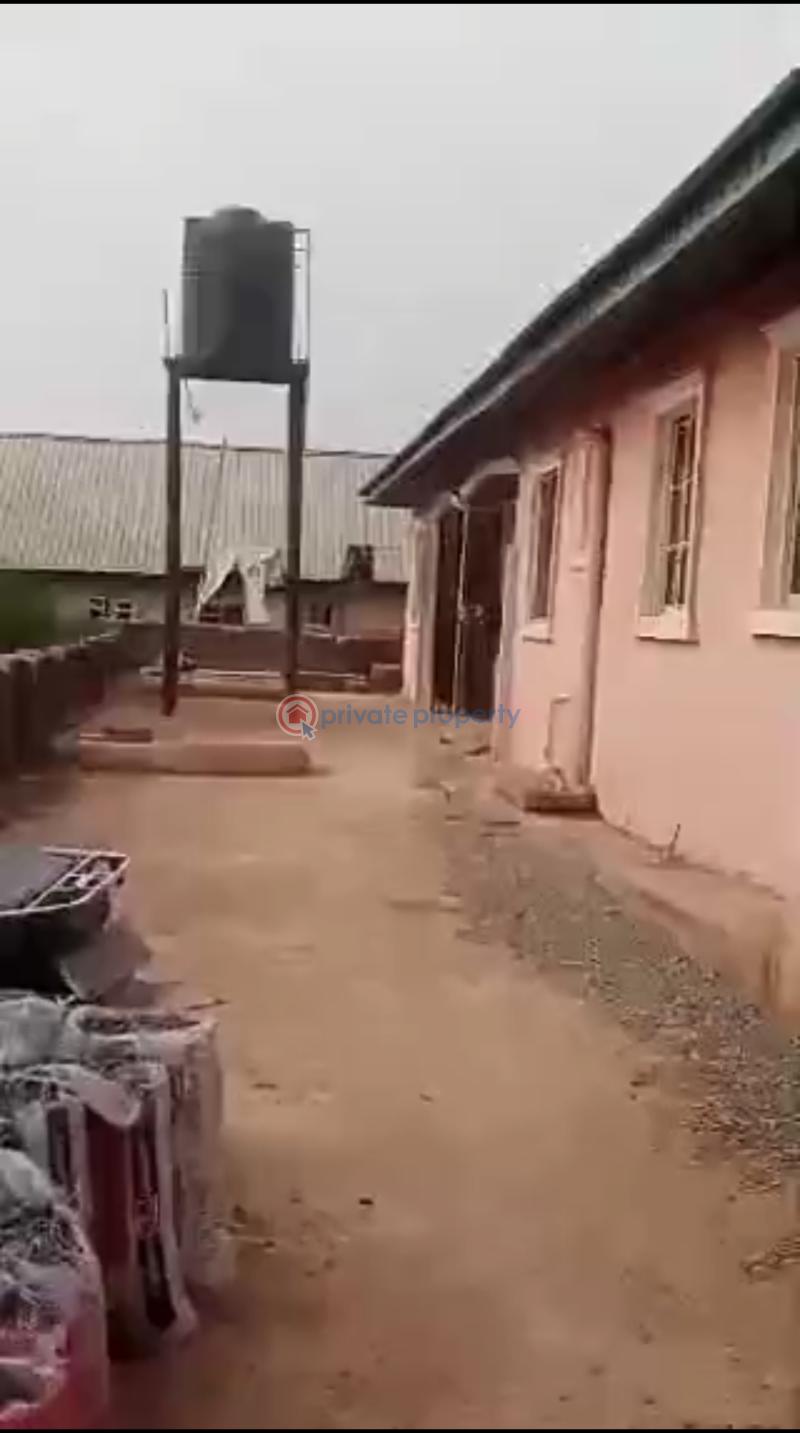 Block Of Flats For Sale Oghoghobi, Sapele Road, Benin City Along A Tarred Road And Very Close To The Express Benin Edo - 1