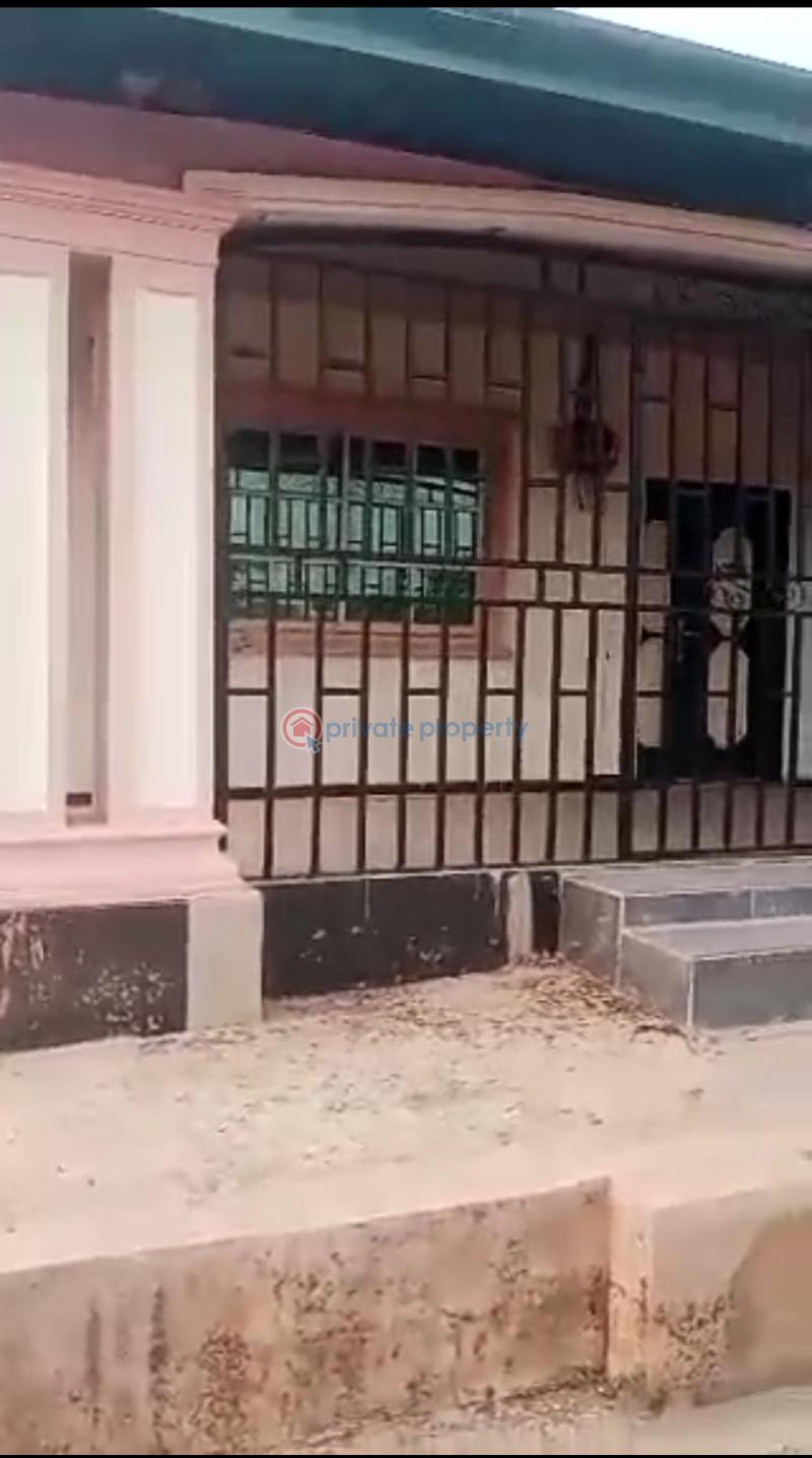 Block Of Flats For Sale Oghoghobi, Sapele Road, Benin City Along A Tarred Road And Very Close To The Express Benin Edo - 0
