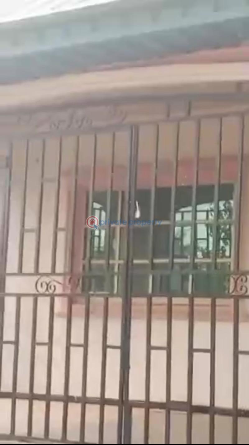 Block Of Flats For Sale Oghoghobi, Sapele Road, Benin City Along A Tarred Road And Very Close To The Express Benin Edo - 4