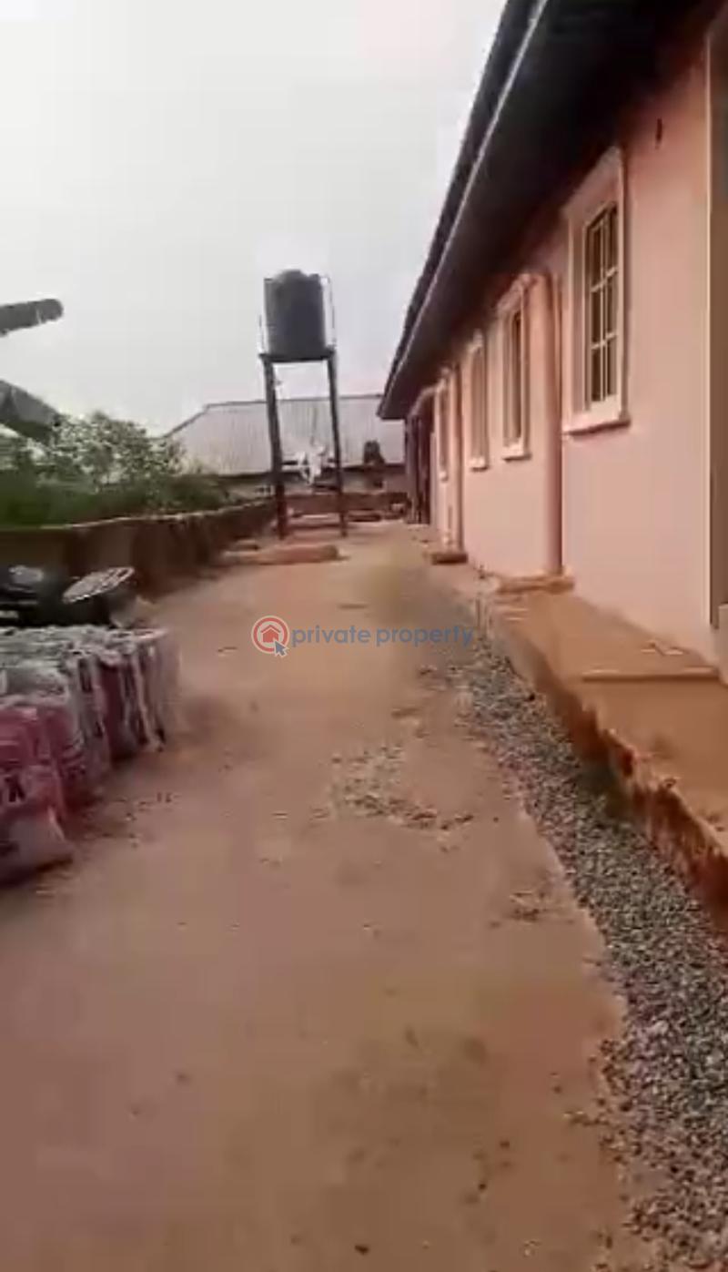 Block Of Flats For Sale Oghoghobi, Sapele Road, Benin City Along A Tarred Road And Very Close To The Express Benin Edo - 2